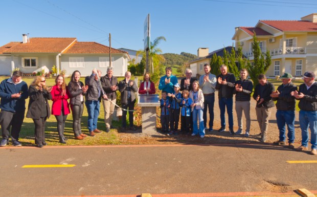 Foto de capa da notícia: DEPUTADO DANRLEI INAUGURA CICLOVIA E ANUNCIA NOVOS RECURSOS PARA DAVID CANABARRO