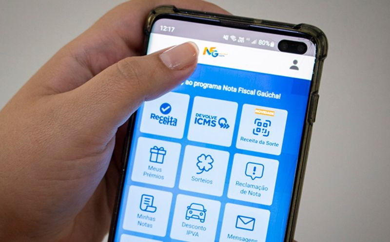 Foto de capa da notícia: RECEITA CERTA DISTRIBUI R$ 39,9 MILHÕES EM CASHBACK PARA PARTICIPANTES DO NOTA FISCAL GAÚCHA