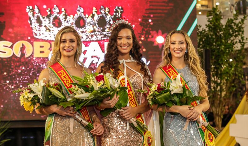 Foto da Notícia Vitória Eduarda Tremarin Grando é a nova Soberana do Turismo do RS