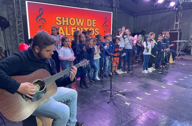 Foto de capa da notícia: IV Feira Cultural  - Escola Municipal Alexandre Bacchi