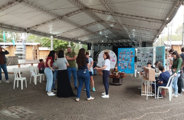 Foto de capa da notícia: Projeto Educação Fiscal entregou certificados a 13 estudantes das escolas municipais em Guaporé