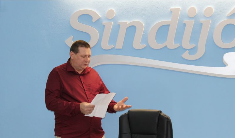 Foto de capa da notícia: Sindijoias inaugura novo espaço e homenageia lideranças em solenidade prestigiada pela Prefeitura de Guaporé