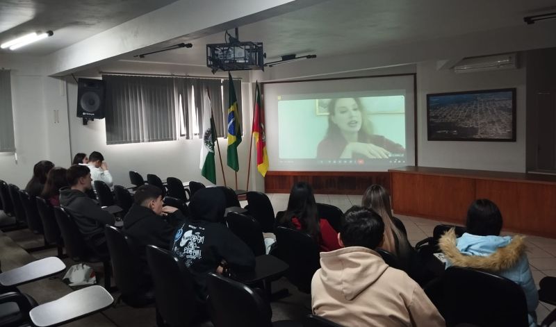 Foto de capa da notícia: Projeto de Educação Fiscal, em parceria com a Secretaria de Educação, oferece capacitação e encaminhamento profissional aos estudantes