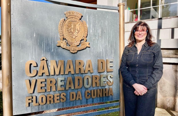 Foto de capa da notícia: Luizzão se licencia da Câmara e Jaqueline Zanella assume temporariamente mandato em Flores da Cunha 