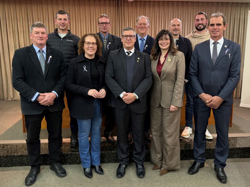 Foto de capa da notícia Sessão Ordinária é marcada pela posse da vereadora Jaqueline Zanella e fala do promotor na Tribuna Livre