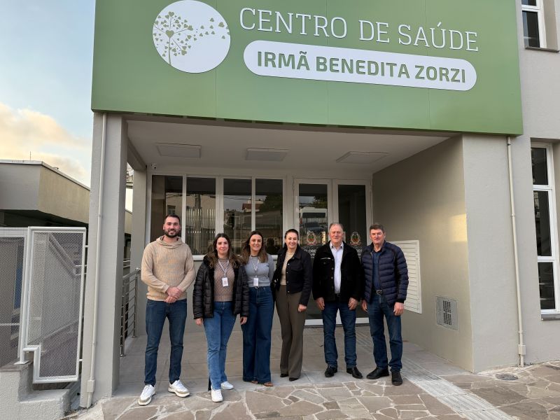 Foto de capa da notícia Vereadores fiscalizam obras da nova UBS no bairro Nova Roma e ampliação do Centro de Saúde Irmã Benedita Zorzi