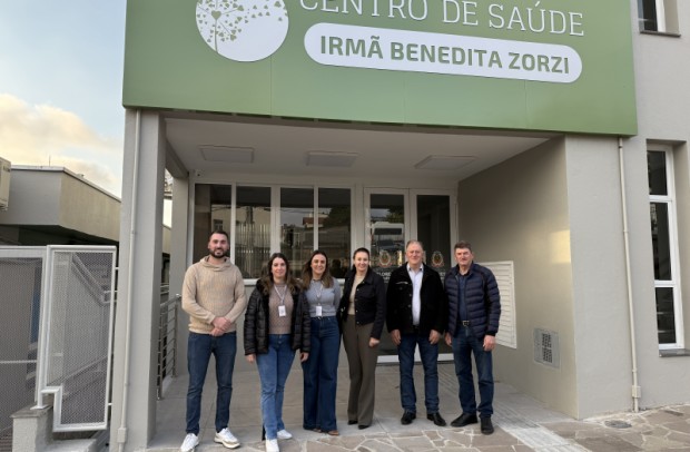 Foto de capa da notícia: Vereadores fiscalizam obras da nova UBS no bairro Nova Roma e ampliação do Centro de Saúde Irmã Benedita Zorzi