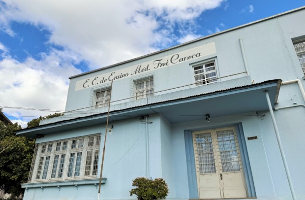 Foto de capa da notícia: Câmara realiza Sessão Solene em homenagem aos 100 anos da Escola Frei Caneca