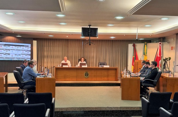Foto de capa da notícia: Sessão da Câmara aprova quatro projetos por unanimidade