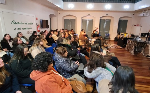 Foto de capa da notícia: II Encontro PNEERQ mobilizou professores da Rede Municipal para fortalecer educação antirracista
