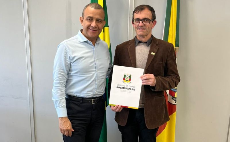 Foto de capa da notícia: Executivo firma parceria com o Estado para construção de moradias a famílias afetadas por calamidade