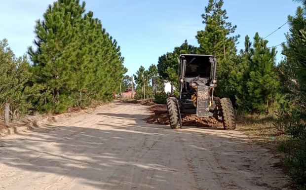 Foto de capa da notícia: Serviço de nivelamento de solo é realizado no Beco do Retiro