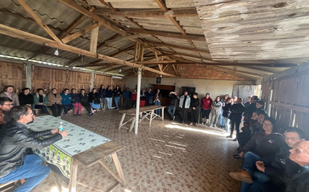 Foto de capa da notícia: Prefeitura promove reunião na Várzea para tratar do transporte coletivo no interior
