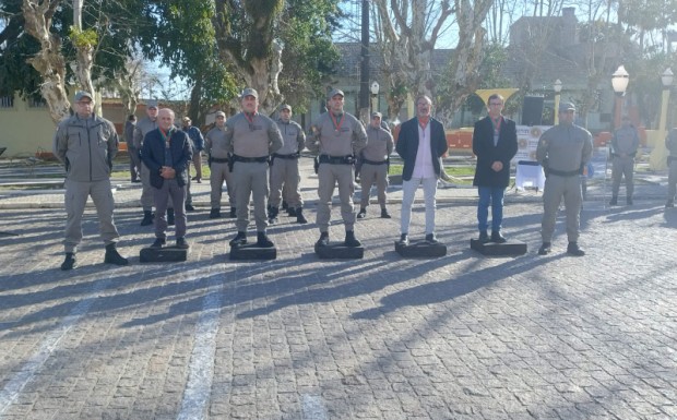 Foto de capa da notícia: Prefeito Neromar Guimarães é homenageado em solenidade pelos 50 anos do CRPO Sul