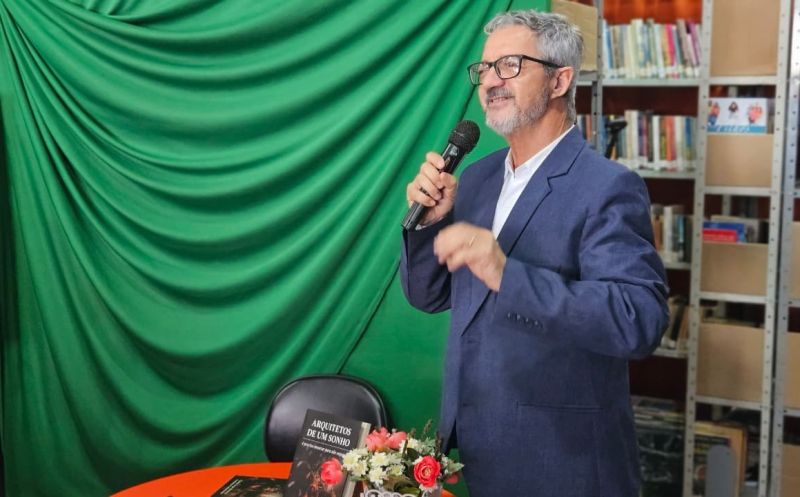 Foto de capa da notícia: Cledenir Mendonça lança obra sobre raízes da produção agrícola regional na Biblioteca Pública Delfina da Cunha