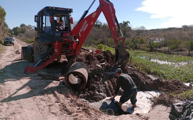 Foto de capa da notícia: Beco das 7 voltas recebe manutenção em bueiro