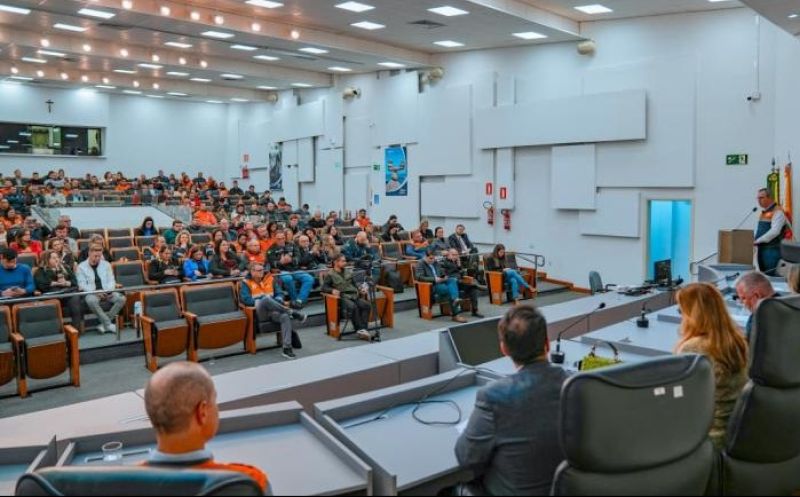 Foto de capa da notícia: Município participa de seminário da Famurs sobre Defesa Civil e Resiliência Climática