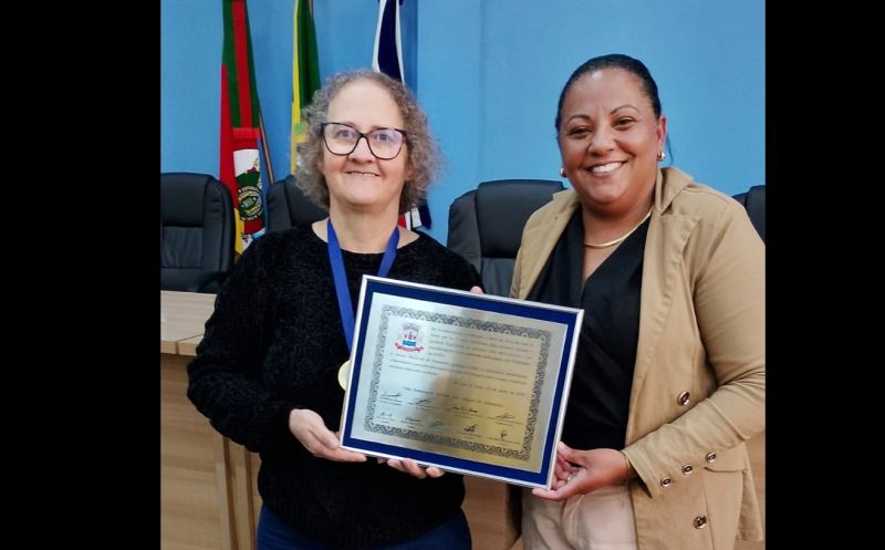 Foto de capa da notícia: Executivo prestigia homenagem da Câmara Municipal à APAE pelos 37 anos de atuação em São José do Norte
