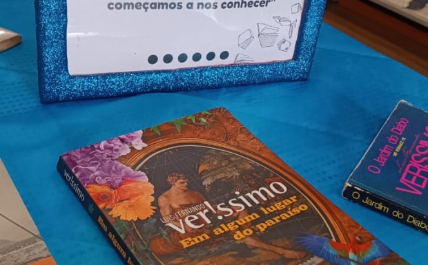 Foto de capa da notícia: Biblioteca Delfina da Cunha homenageia Luís Fernando Veríssimo com exposição literária