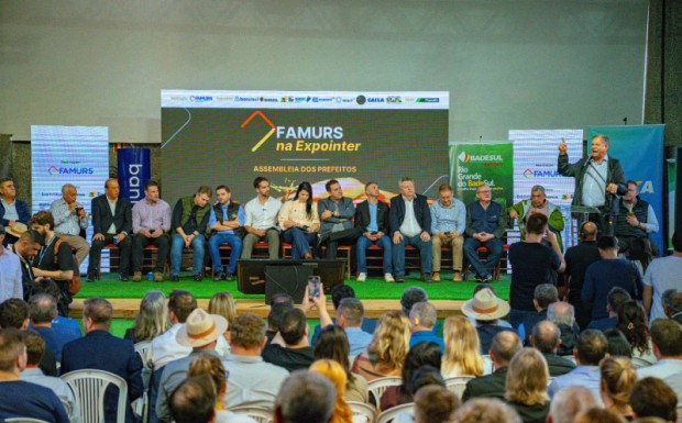 Foto de capa da notícia: Executivo participa de Assembleia Geral de Prefeitos na Expointer