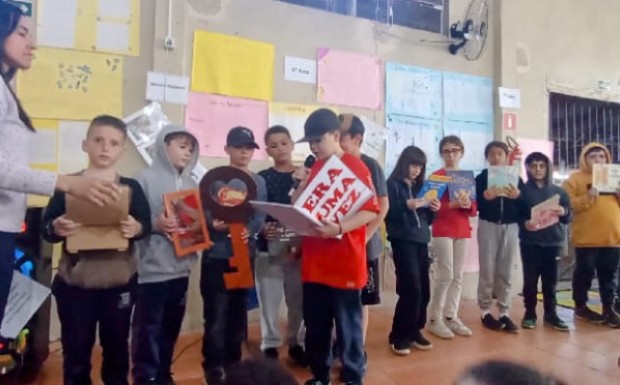 Foto de capa da notícia: Escola Dom Frederico Didonet realiza 2ª Feira Literária no Barranco