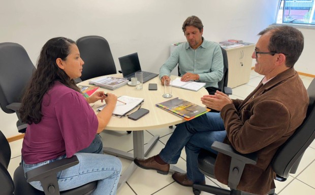 Foto de capa da notícia: Executivo trata em Brasília de pendências no Seguro Defeso e inserção de pescado no PNAE