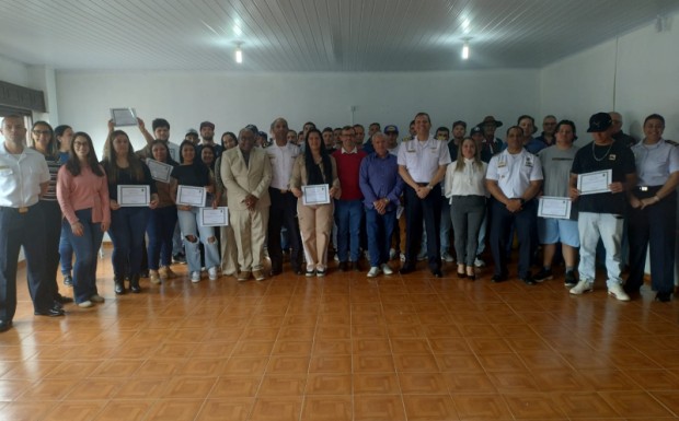 Foto de capa da notícia: Formatura de pescadores profissionais marca avanço na qualificação do setor