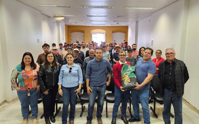 Foto de capa da notícia: Entrega do programa Milho 100% beneficia agricultores nortenses