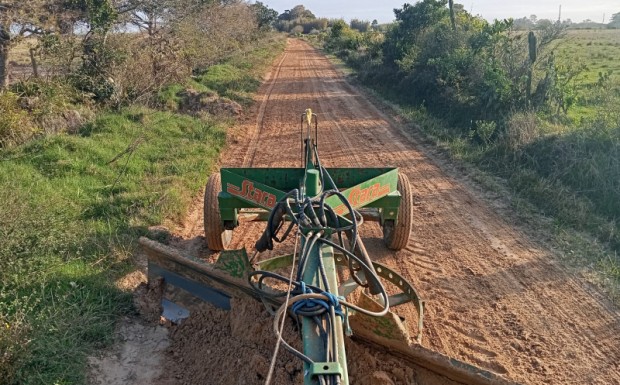 Foto de capa da notícia: Nivelamento de solo é realizado na localidade do Retovado