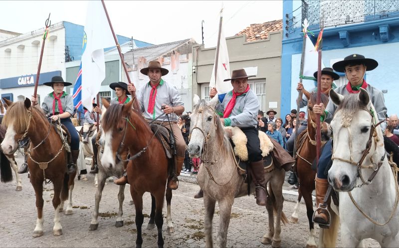 Foto de capa da notícia: Semana Farroupilha nortense contou com desfiles e grandes festejos