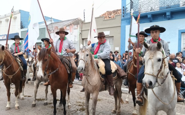 Foto de capa da notícia: Semana Farroupilha nortense contou com desfiles e grandes festejos