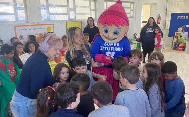 Foto de capa da notícia: E.M.E.F. Tobias da Silva realiza etapa escolar da FLINORTE
