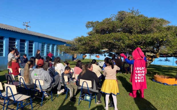 Foto de capa da notícia: EMEF Ernestina Maria Pinto realiza I Feira Literária