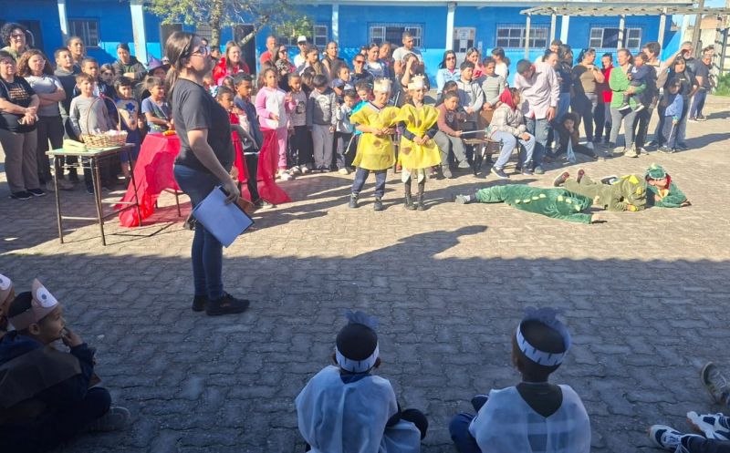 Foto de capa da notícia: E.M.E.F. Monteiro Lobato realiza Feira Literária com o lema “Ler é ganhar asas para o mundo”