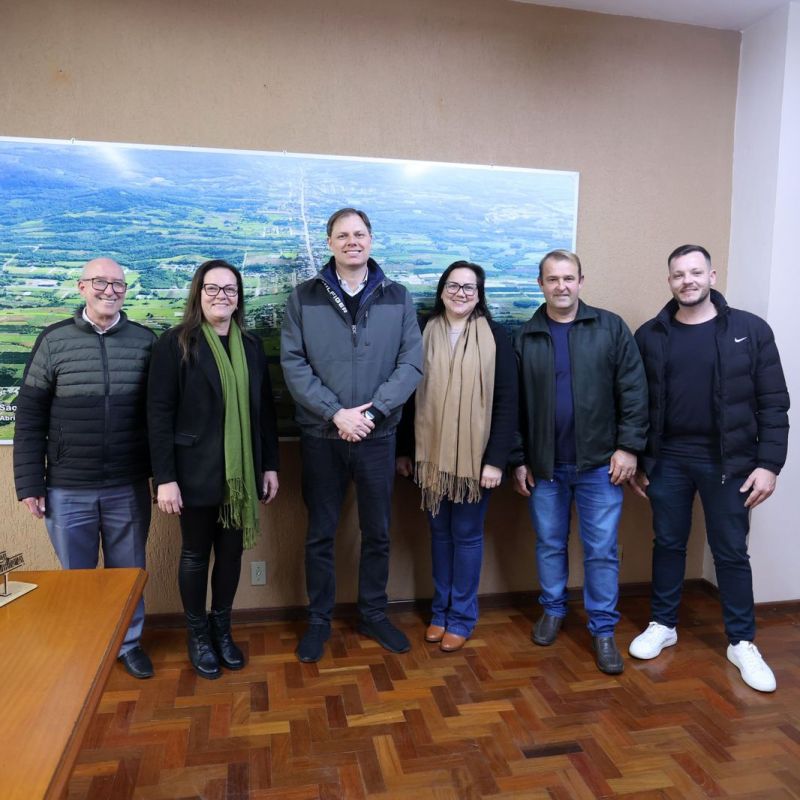 Foto de capa da notícia: Deputado Lucas Redecker visita São José do Hortêncio e conhece demandas prioritárias do município
