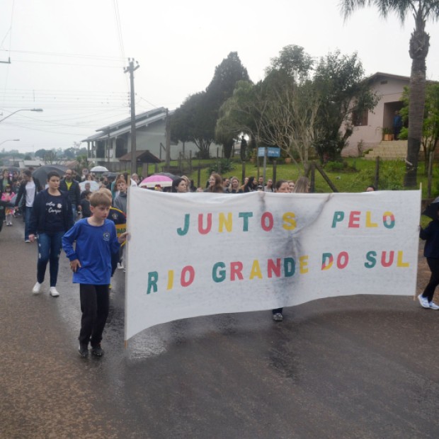 Foto de capa da notícia: São José do Hortêncio celebra a tradição no Desfile Farroupilha de 20 de setembro