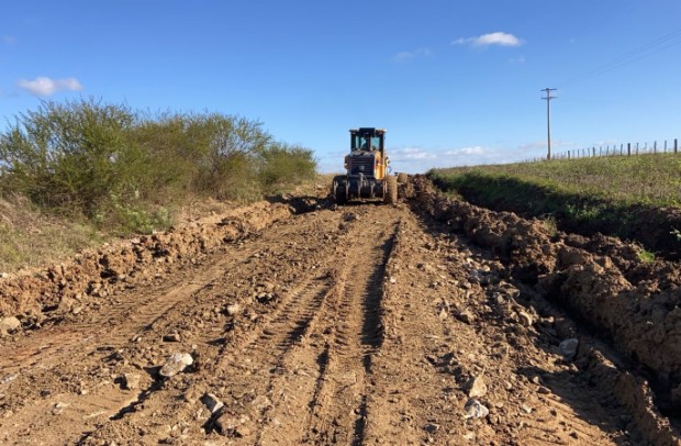 Foto de capa da notícia: Secretaria de Transporte Rural recupera estradas após mais de 300 mm de chuva