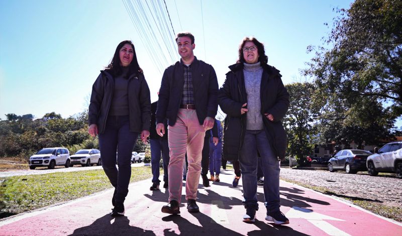Foto de capa da notícia: Prefeitura entrega primeiro trecho da ciclovia e pista de caminhada da Avenida das Acácias e anuncia continuidade das obras