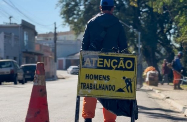 Foto de capa da notícia: Cidade Limpa: Prefeitura realiza mutirão de limpeza em diversos pontos do município