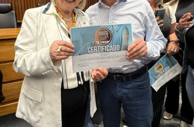 Foto de capa da notícia: Secretaria Estadual da Saúde e Ministério Público do Rio Grande do Sul concedem Selo “Município Amigo da Vacina” para São Gabriel