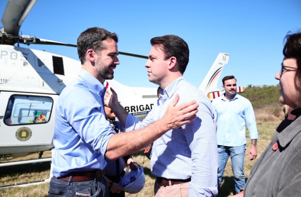 Foto de capa da notícia: Prefeito Lucas Menezes acompanha governador Eduardo Leite em vistoria às obras da Barragem do Jaguari