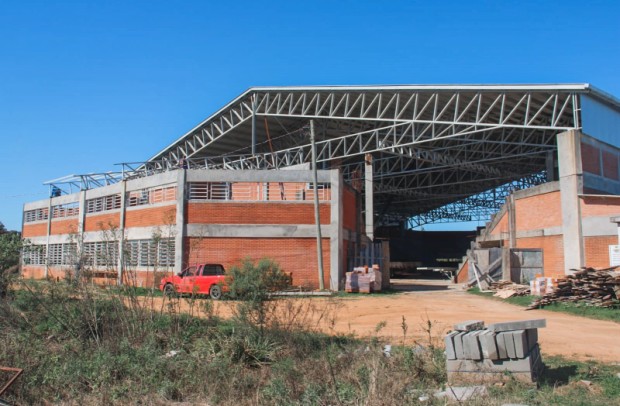 Foto de capa da notícia: Ginásio do Complexo Esportivo Dagoberto Focaccia se aproxima da conclusão