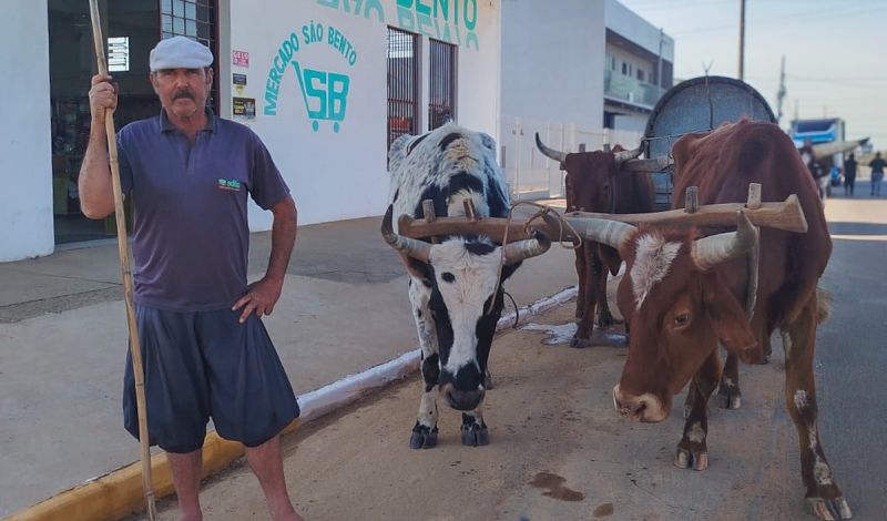 Foto de capa da notícia: Prefeitura de São Gabriel valoriza tradição dos carreteiros e celebra homenagem a Atos Quinhones com o Troféu Guri 2025