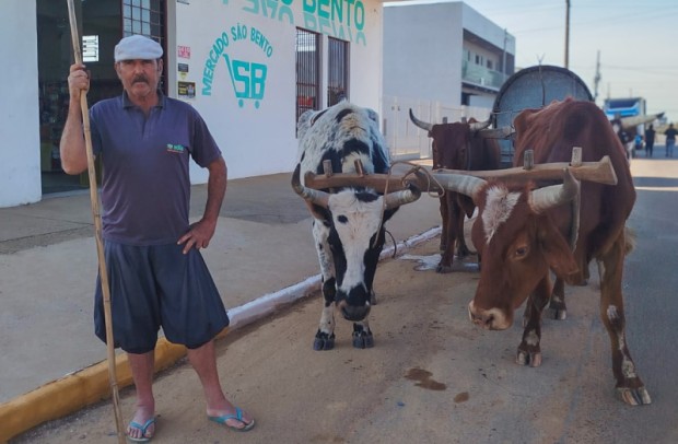 Foto de capa da notícia: Prefeitura de São Gabriel valoriza tradição dos carreteiros e celebra homenagem a Atos Quinhones com o Troféu Guri 2025