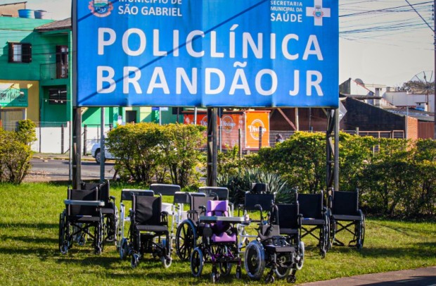 Foto de capa da notícia: Secretaria da Saúde garante 16 cadeiras de rodas para pacientes do município