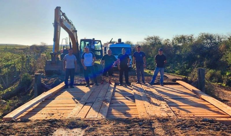 Foto de capa da notícia: Infraestrutura: Ponte da Três Divisas é recuperada pela Secretaria de Transporte Rural