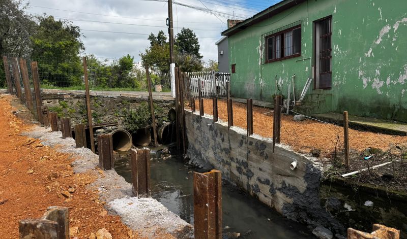 Foto de capa da notícia: Prefeitura concluiu obra de contenção de muro na Sanga da Rivera