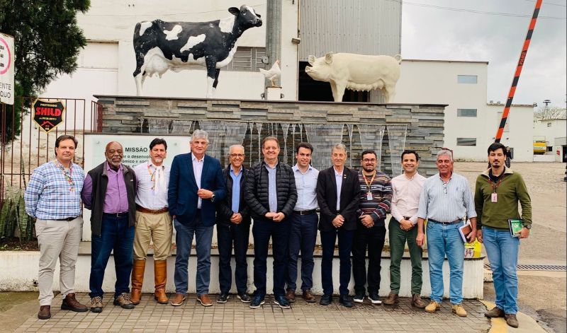 Foto de capa da notícia: Prefeito Lucas Menezes visita sede da Dália Alimentos em Encantado para tratar de projeto estratégico do leite em São Gabriel