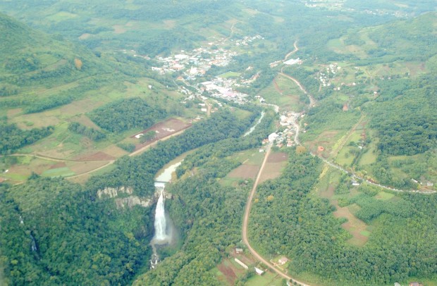 AÉREA POR VOLTA DOS ANOS 2000, DURANTE UMA KARTOFFELFEST