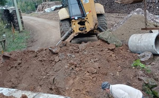 Foto de capa da notícia: Secretaria de Obras e Serviços Urbanos em várias frentes de trabalho nos últimos dias. Confira algumas delas: